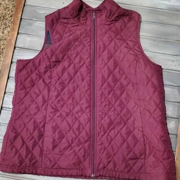 The Women's Plus size Lee Riders 1x Purple Quilted Vest is a stylish and functio - Picture 1 of 4